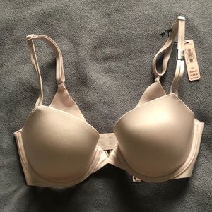 VICTORIA SECRET bra *NEW*